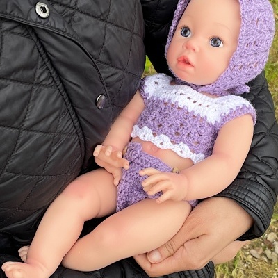 Boneca Reborn Menina Corpo Inteiro Silicone Belle, 1,6 kg, 40 cm, Boneca Realista Acordada com Olhos Abertos, Banhável, Entrega Rápida