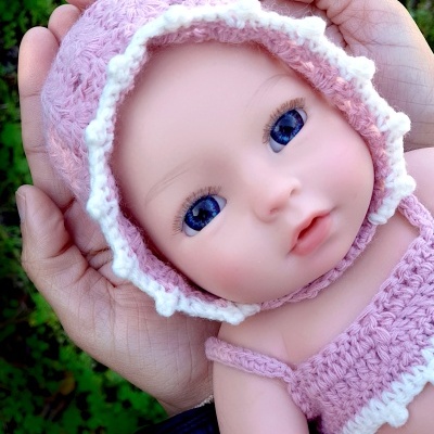 Boneca Bebé Reborn Catarina Corpo Inteiro Silicone Sólido, 34cm Mini Prematuro, Banhável, Presente de Aniversário Perfeito