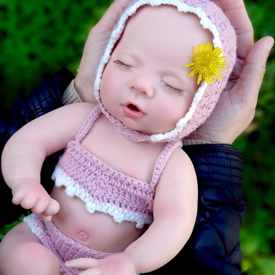 Boneca Bebe Reborn com Sistema de Bebida e Molhada, Lílian, Silicone de Corpo Inteiro, 34cms, 1,3Kgs, Boneca de terapia, Banháve Boneca Bebe Reborn com Sistema de Bebida e Molhada, Lílian, Silicone de Corpo Inteiro, 34cms, 1,3Kgs, Boneca de terapia, Banháve