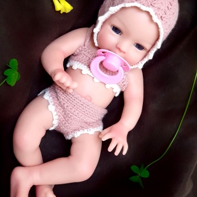 Boneca Bebé Reborn Catarina Corpo Inteiro Silicone Sólido, 34cm Mini Prematuro, Banhável, Presente de Aniversário Perfeito