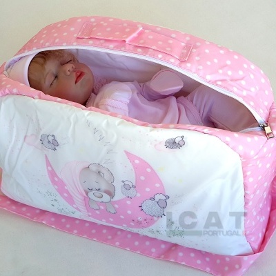 Boneca Reborn Newborn Realista Rapariga 'Sara' com Cabelo Enraizado, Peso 2 kg, com Bolsa de Transporte , Boneca de terapia, Uma boneca que ela guardará para sempre!