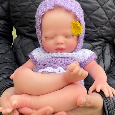 Boneca Reborn Corpo Inteiro Silicone Nora, Mini Bebé  Menina  Prematuro 1,4kg, 34cm, Boneca Terapia Realista, Banhável, Presente de Aniversário