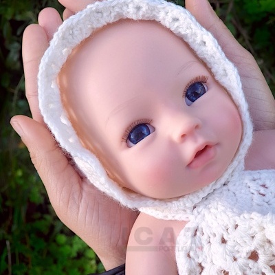 Bebé Reborn Menina Corpo Inteiro Silicone Catarina, 34cm, Menina Prematura Realista, 1,2kg, Anatomicamente Correcto, Banhável