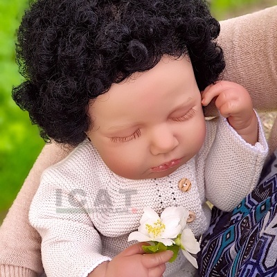 Boneca  Bebé Reborn Menina Nia, Cabelo Afro Enraizado Realista, Pesando 1,5 kg, Cabeça Flexível, Corpo de Tecido, Pele Escura, Birracial