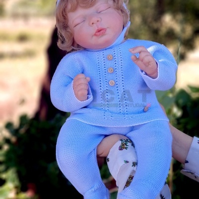 Bebé Reborn Menino Martim Recém-nascido com Cabelo Enraizado, Boneca de Dormir Totalmente Pesada, 2kgs, 50cms, Em Bolsa de Transporte, Cabeça Flexível, Corpo em Pano Bebé Reborn Menino Martim Recém-nascido com Cabelo Enraizado, Boneca de Dormir Totalmente Pesada, 2kgs, 50cms, Em Bolsa de Transporte, Cabeça Flexível, Corpo em Pano