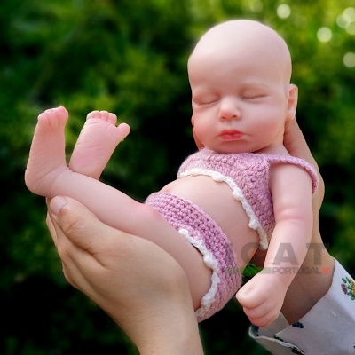 Bebé Reborn de Corpo Inteiro em Silicone, Mini Boneca Prematuro Menina, 1kgs, 30cms, Toque realista, Anatomicamente Correto, Pode Tomar Banho Bebé Reborn de Corpo Inteiro em Silicone, Mini Boneca Prematuro Menina, 1kgs, 30cms, Toque realista, Anatomicamente Correto, Pode Tomar Banho