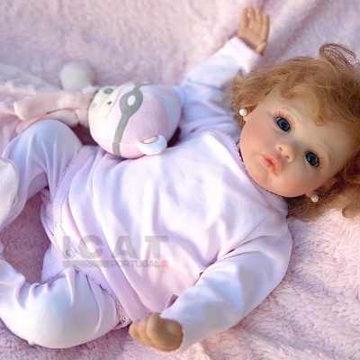 Boneca reborn Sofie bebé recém-nascido com cabelo enraizado, 2Kgs, numa bolsa de transporte, cabeça flexível realista, Ideal para Doll Therapy Boneca reborn Sofie bebé recém-nascido com cabelo enraizado, 2Kgs, numa bolsa de transporte, cabeça flexível realista, Ideal para Doll Therapy