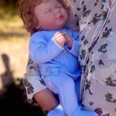 Bebé Reborn Menino Martim Recém-nascido com Cabelo Enraizado, Boneca de Dormir Totalmente Pesada, 2kgs, 50cms, Em Bolsa de Transporte, Cabeça Flexível, Corpo em Pano Bebé Reborn Menino Martim Recém-nascido com Cabelo Enraizado, Boneca de Dormir Totalmente Pesada, 2kgs, 50cms, Em Bolsa de Transporte, Cabeça Flexível, Corpo em Pano