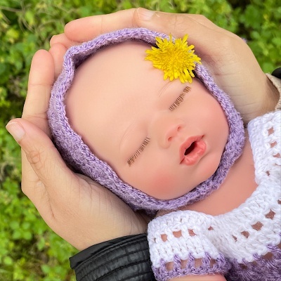 Boneca Reborn Corpo Inteiro Silicone Nora, Mini Bebé  Menina  Prematuro 1,4kg, 34cm, Boneca Terapia Realista, Banhável, Presente de Aniversário