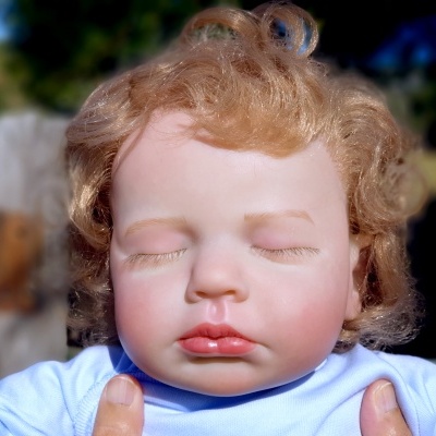 Bebé Reborn Lucas, Boneco Recém-Nascido, Cabelo Enraizado, Pesado, 2kgs 4.4lbs, 18” 45 cms, Com Saco De Maternidade, Cabeça flexível, Corpo em tecido, Pele 3D, Bonecas de Terapia e Cura, Presente de Aniversário