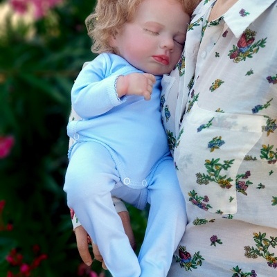 Bebé Reborn Lucas, Boneco Recém-Nascido, Cabelo Enraizado, Pesado, 2kgs 4.4lbs, 18” 45 cms, Com Saco De Maternidade, Cabeça flexível, Corpo em tecido, Pele 3D, Bonecas de Terapia e Cura, Presente de Aniversário