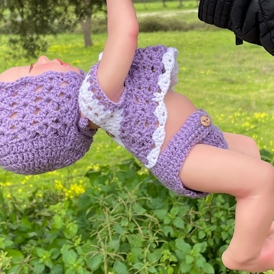 Boneca Bebê Reborn Lílian Com Função Beber e Molhar, Silicone Sólido Competo Realista, Prematuro, 34cms, 1,3Kgs, Pode Tomar Banho