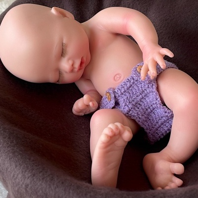 Boneca Reborn Corpo Inteiro Silicone Nora, Mini Bebé  Menina  Prematuro 1,4kg, 34cm, Boneca Terapia Realista, Banhável, Presente de Aniversário