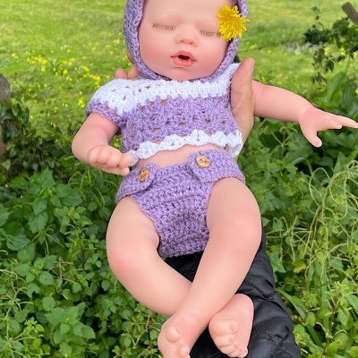 Boneca Reborn Corpo Inteiro Silicone Nora, Mini Bebé  Menina  Prematuro 1,4kg, 34cm, Boneca Terapia Realista, Banhável, Presente de Aniversário