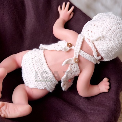 Bebé Reborn Menina Corpo Inteiro Silicone Catarina, 34cm, Menina Prematura Realista, 1,2kg, Anatomicamente Correcto, Banhável