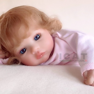 Boneca reborn Sofie bebé recém-nascido com cabelo enraizado, 2Kgs, numa bolsa de transporte, cabeça flexível realista, Ideal para Doll Therapy Boneca reborn Sofie bebé recém-nascido com cabelo enraizado, 2Kgs, numa bolsa de transporte, cabeça flexível realista, Ideal para Doll Therapy