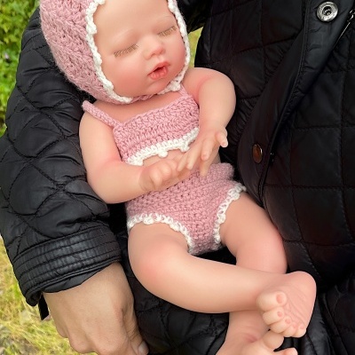 Boneca Bebé Reborn Corpo Inteiro Silicone Nora, Mini Bebé Dormido, Prematuro 34cm, Realista, Banhável, Presente Ideal Para Meninas