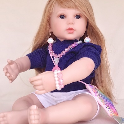Boneca bebé reborn, boneca fofa com cabelo loiro, 58 cm, corpo em tecido de vinil macio, boneca infantil realista e realista, um presente de aniversário perfeito!