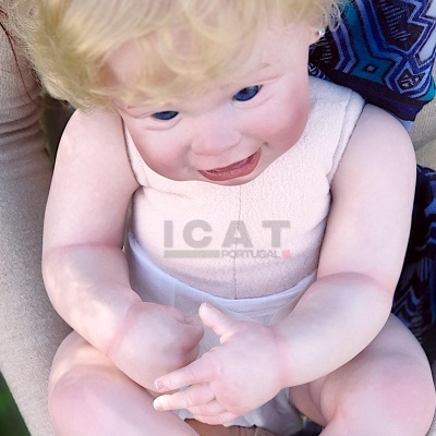 Boneca Reborn Menina Natalie Com Síndrome de Down, Cabelo Realista Raizado, Peso 2,5kg, Super Realista, Corpo de Tecido, Envio Rápido, Presente Único