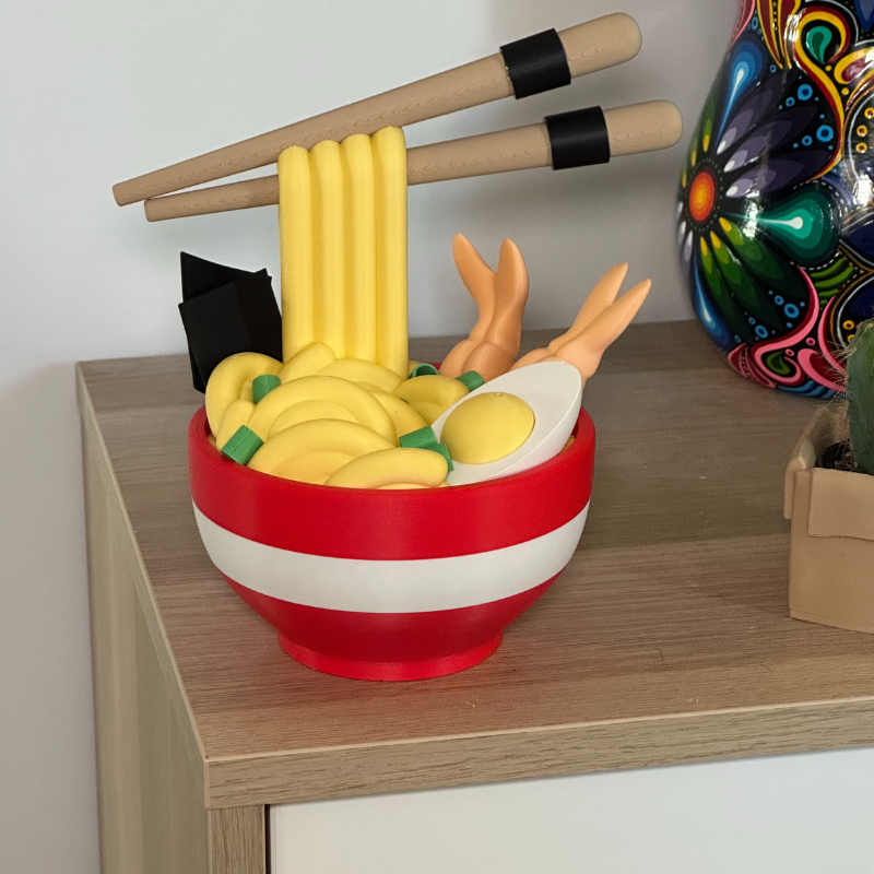 Tigela de Ramen com Compartimento Secreto