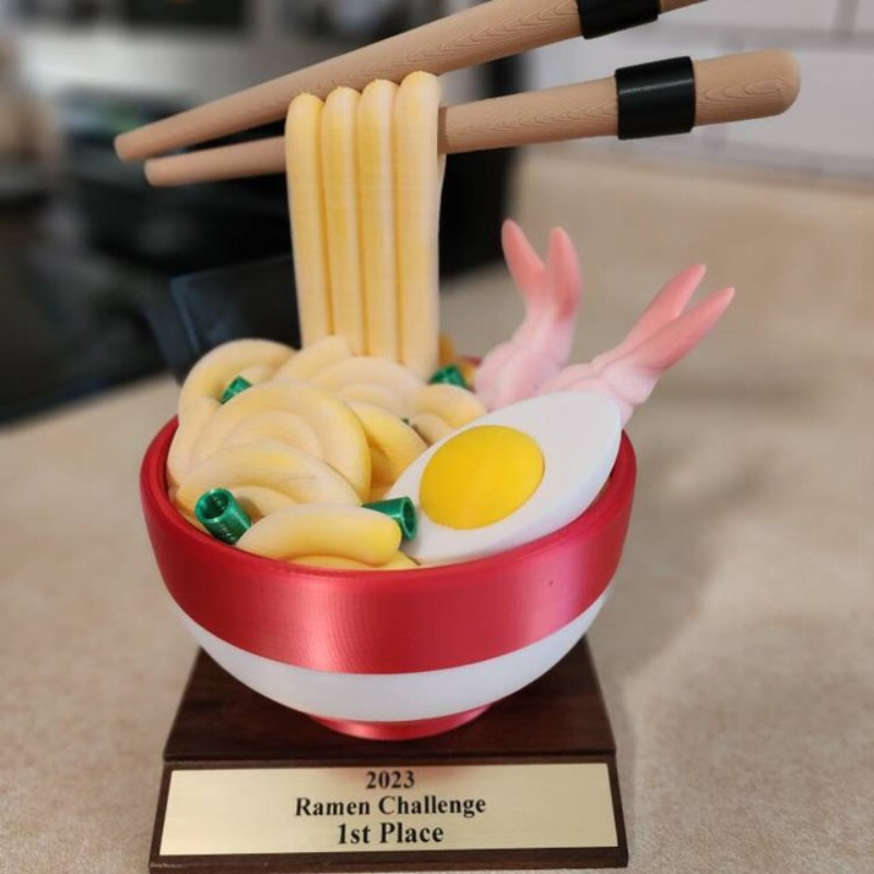 Tigela de Ramen com Compartimento Secreto