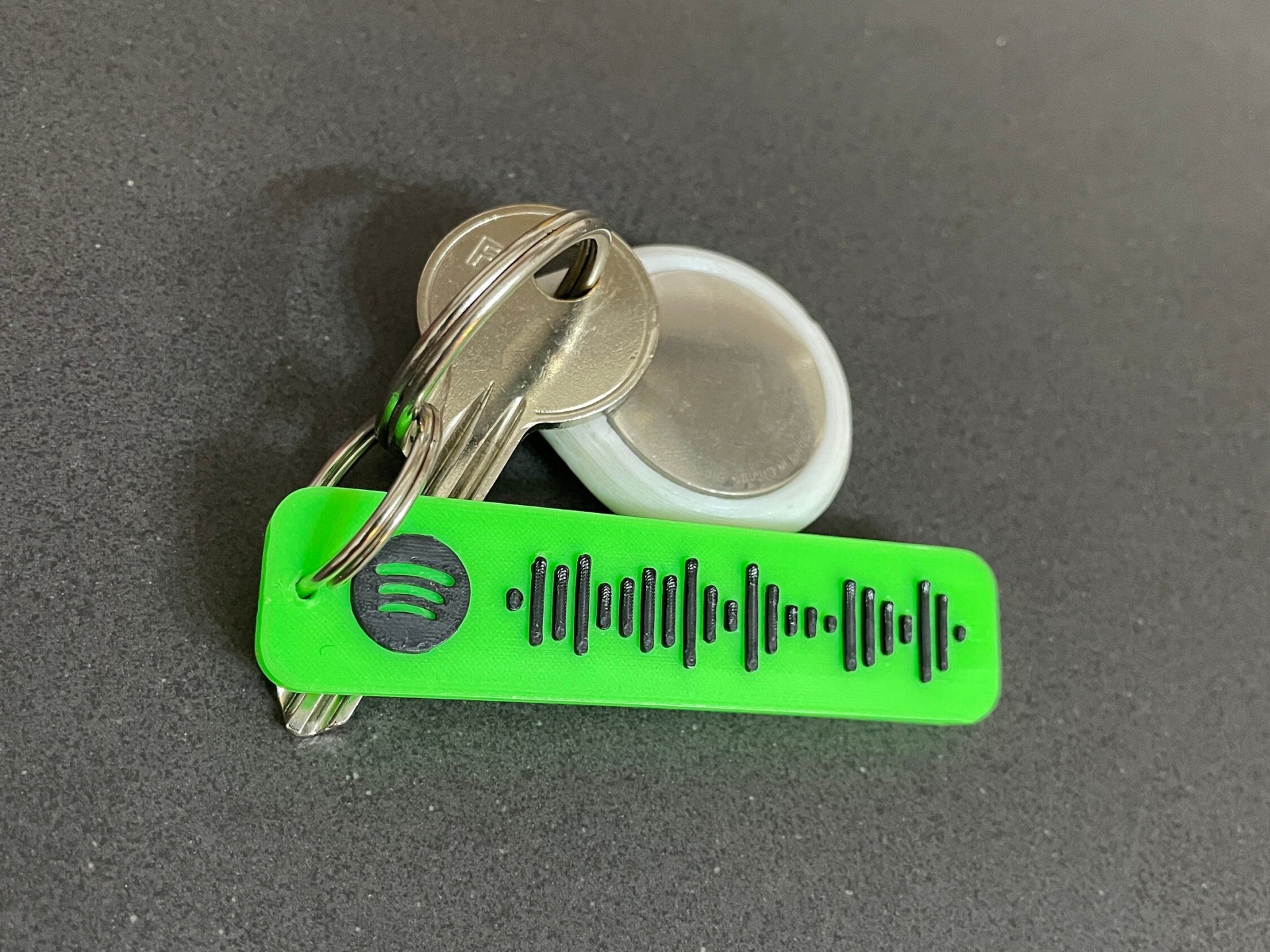 Porta-Chaves de Música Personalizado - Celebre as Suas Memórias Musicais!