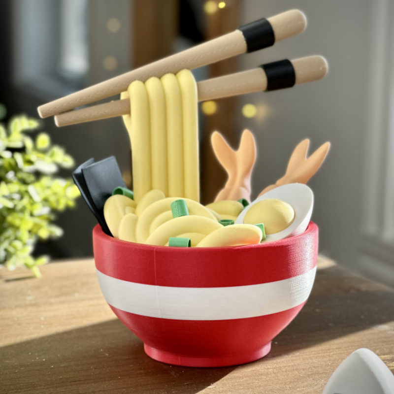 Tigela de Ramen com Compartimento Secreto