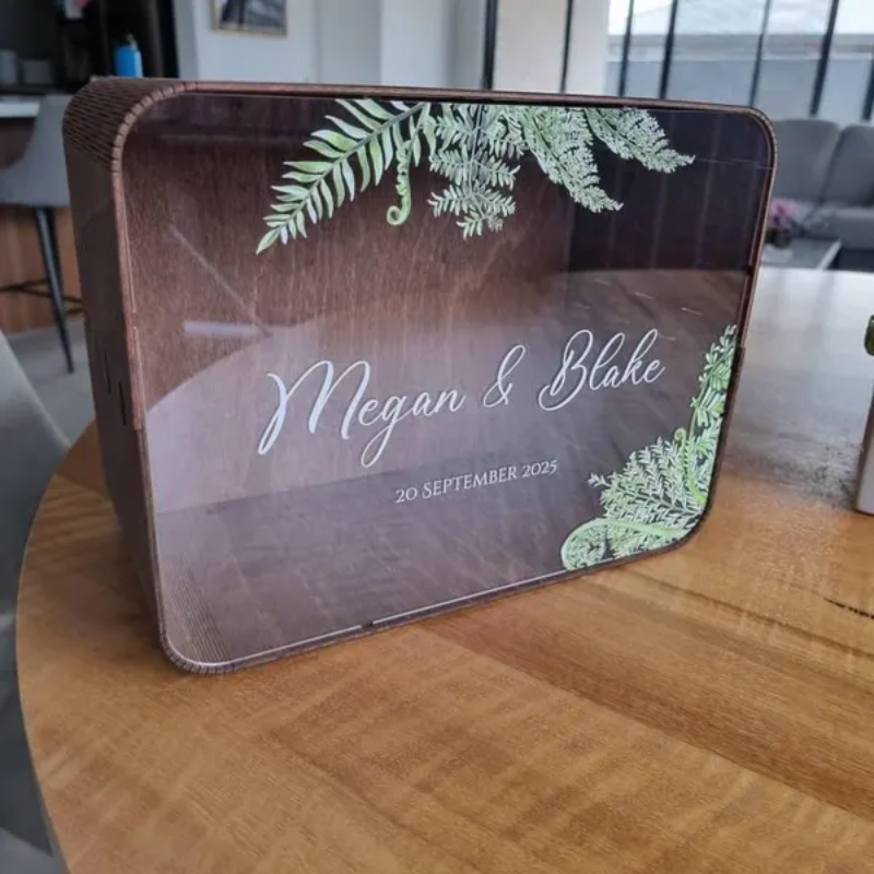 Caixa de Cartões de Madeira Personalizável