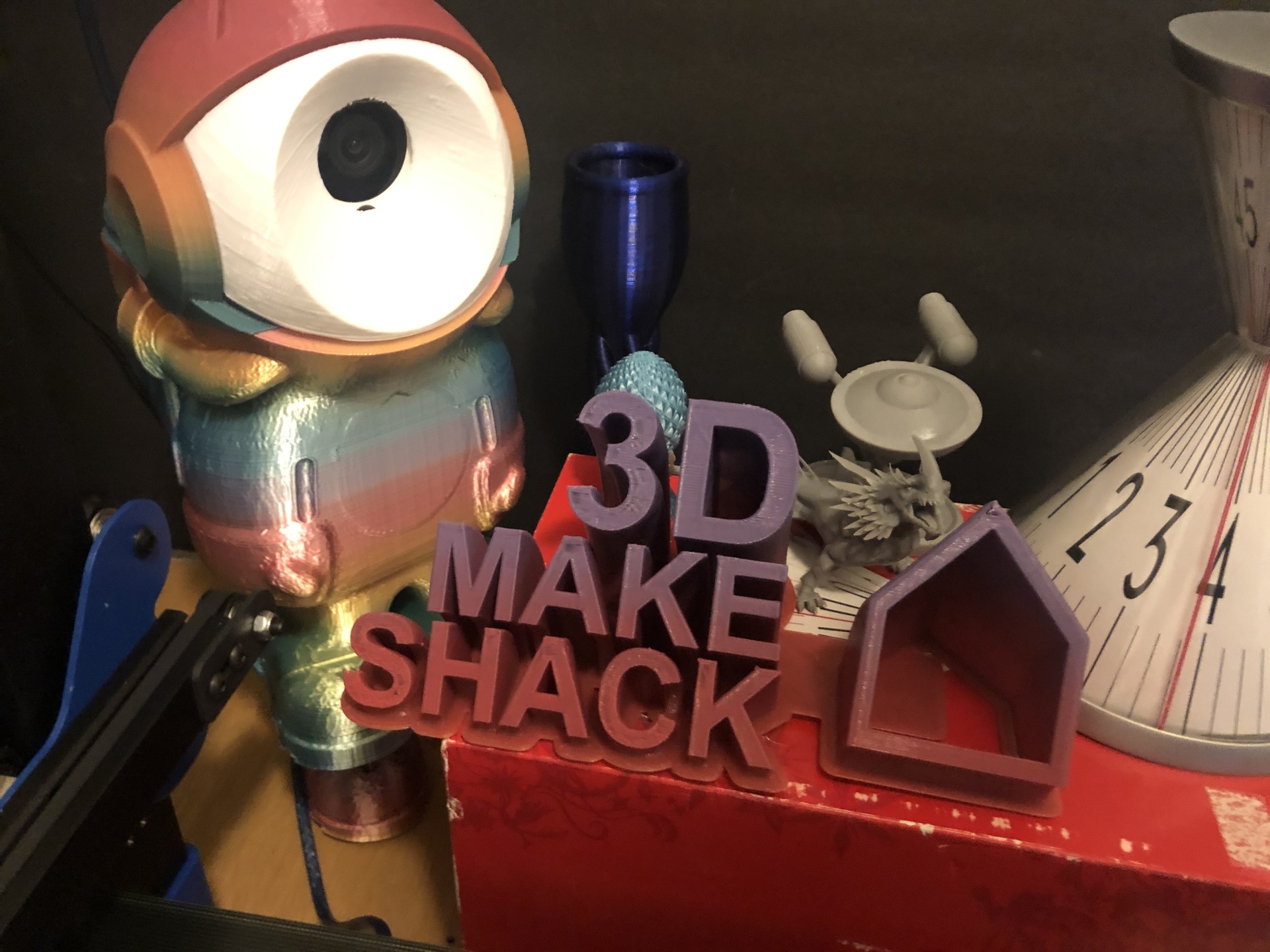 Placa de Nome Personalizada - Design Curvo (3 Linhas)