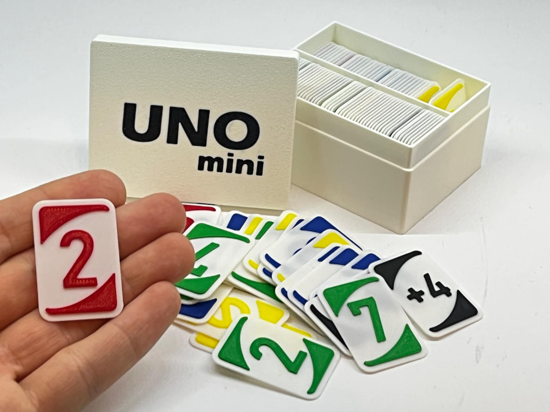 UNO Mini com Caixa | Jogo de Cartas Portátil