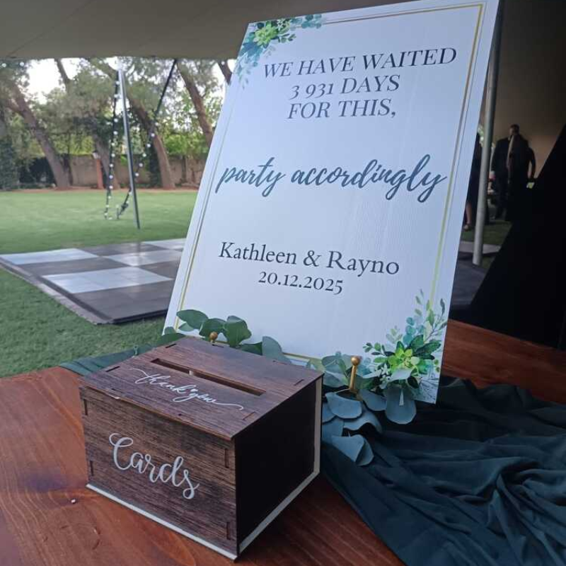 Caixa de Cartões de Madeira Personalizada