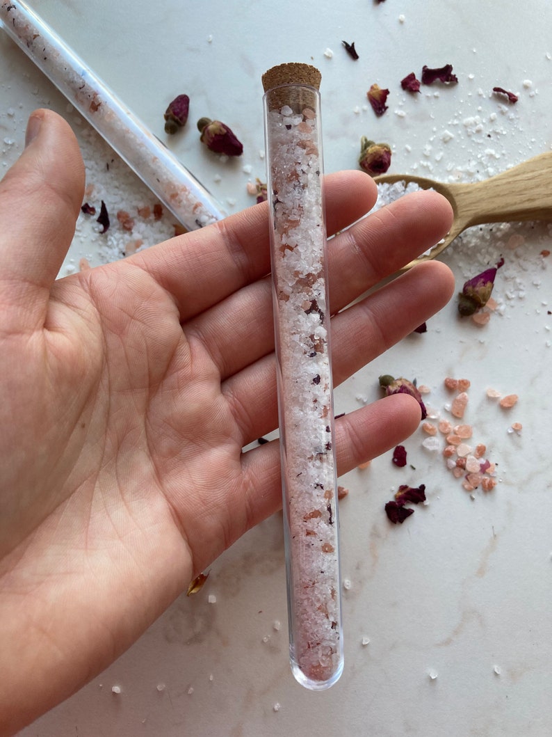 Lembrança Sal de Banho com Rosas em Tubo de Ensaio