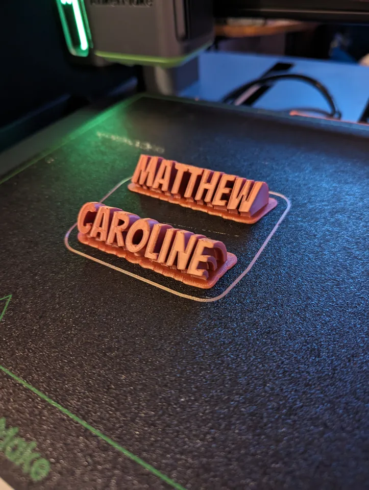 Placa de Nome Personalizada - Design Curvo (1 Linha)