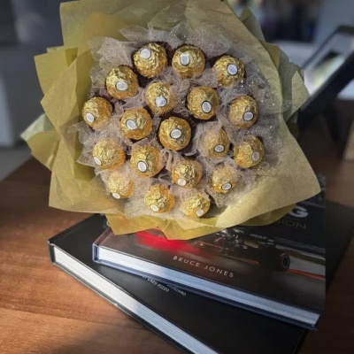 Buquê de Chocolates Comestíveis Ferrero Rocher