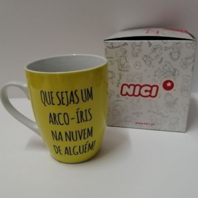 Caneca Nici Que Sejas um Arco Íris na Nuvem de Alguém
