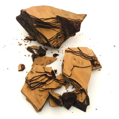 Cacau cru biológico em pedaços