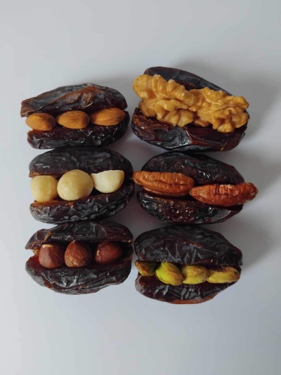 Tâmaras recheadas com frutos secos