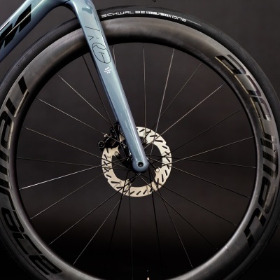 KTM Revelator Alto Elite 2026 | Bright Teal - Rodas em Carbono