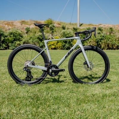 KTM Revelator Alto Master Di2 | Powermeter | Vibrant Grey (Black)