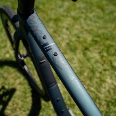 KTM Gravelator Prestige Di2 | Dark Sea Matt (Irised Blue Glossy)