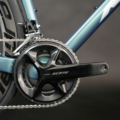 KTM Revelator Alto Pro 2026 | Royal Teal - Rodas em Carbono