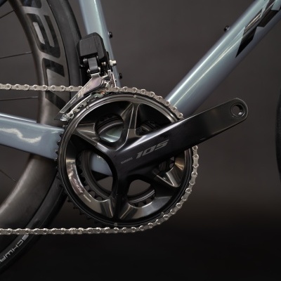 KTM Revelator Alto Pro 2026 | Candy Bluegrey - Rodas em Carbono