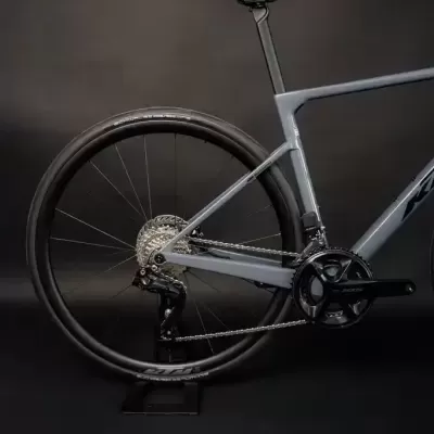 KTM Revelator Alto Elite 2026 | Bright Teal - Rodas em Carbono