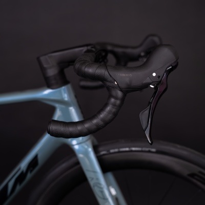 KTM Revelator Alto Pro 2026 | Candy Bluegrey - Rodas em Carbono