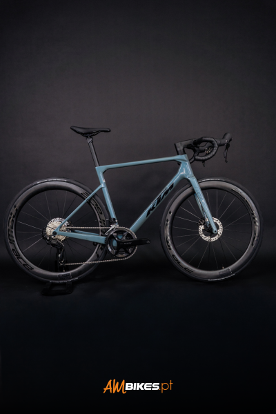 KTM Revelator Alto Pro 2026 | Candy Blue - Rodas Carbono