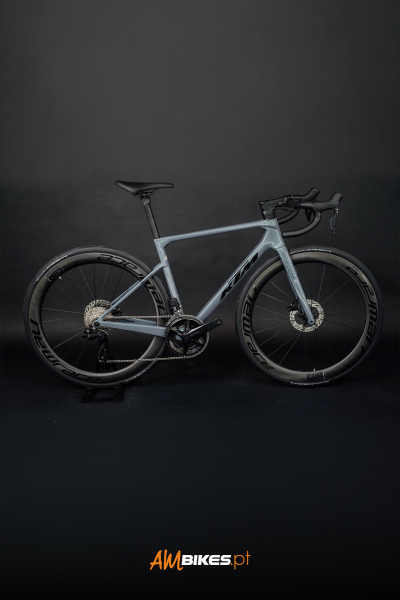 KTM Revelator Alto Elite 2026 | Bright Teal - Rodas Carbono