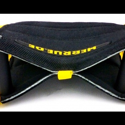 Hebrue Almofada de tecnologia Nylcott pequena com duas pegas.