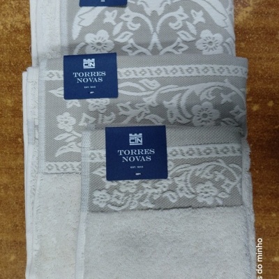 Jogo de banho - 100% algodão 550gm/m2  refª Royale - Torres Novas