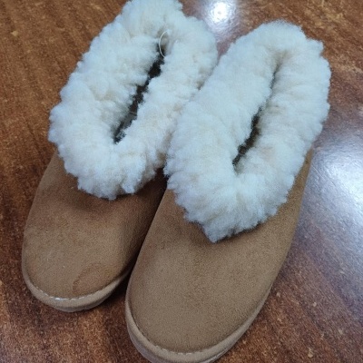 Chinelos carneirinho fechados