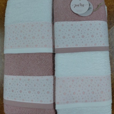 Jogo de banho - 100% algodão 400gm/m2 renda bordado inglês refª B-Perla